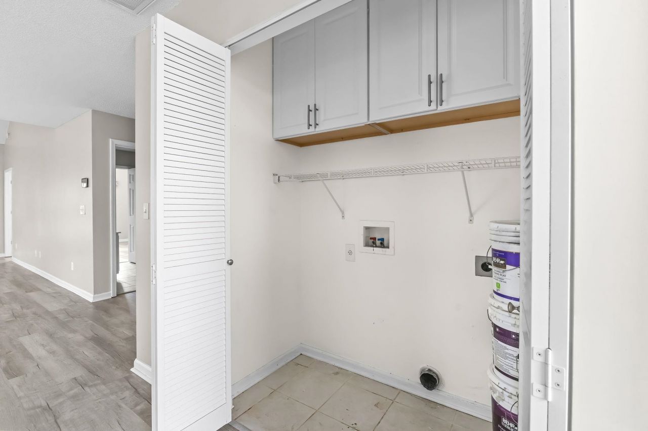 63 Pembroke Ln. Photo 36