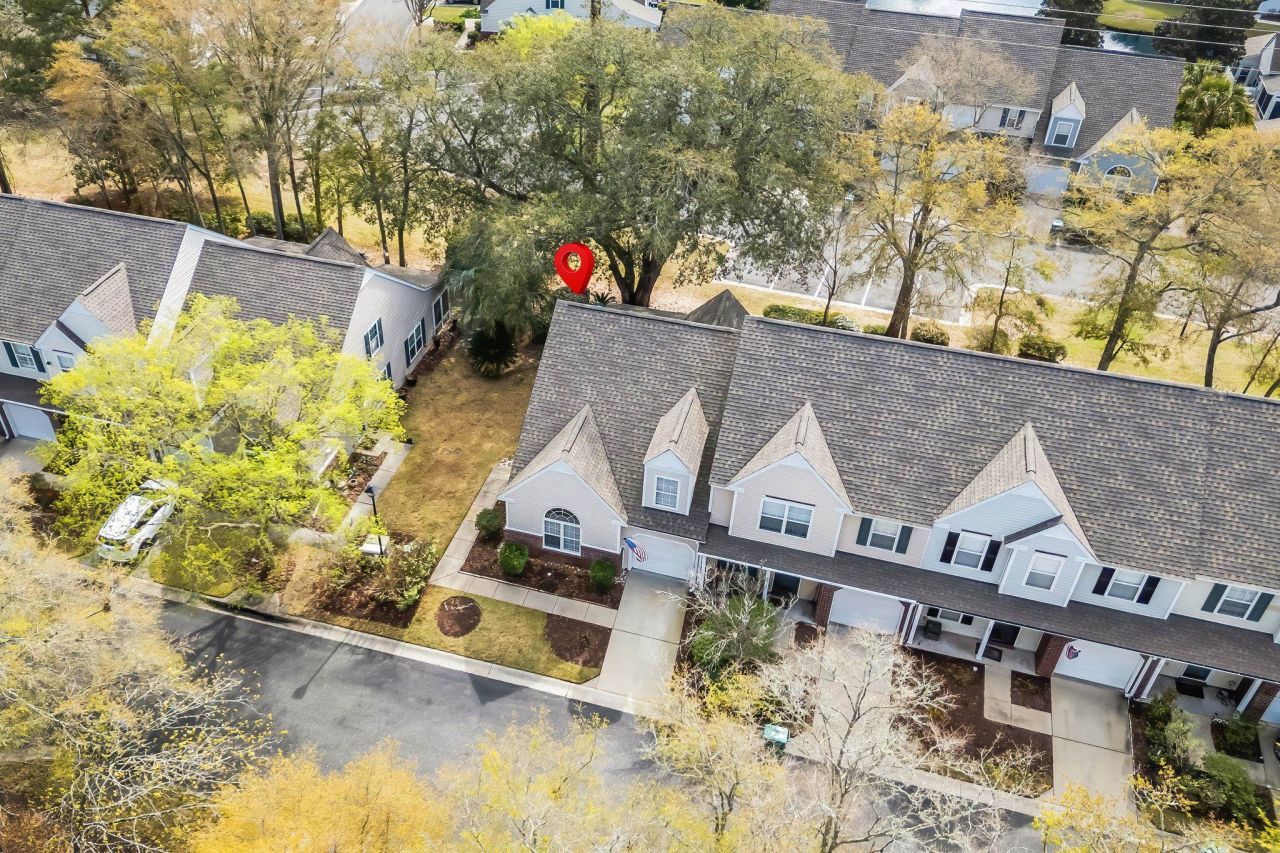 63 Pembroke Ln. Photo 38