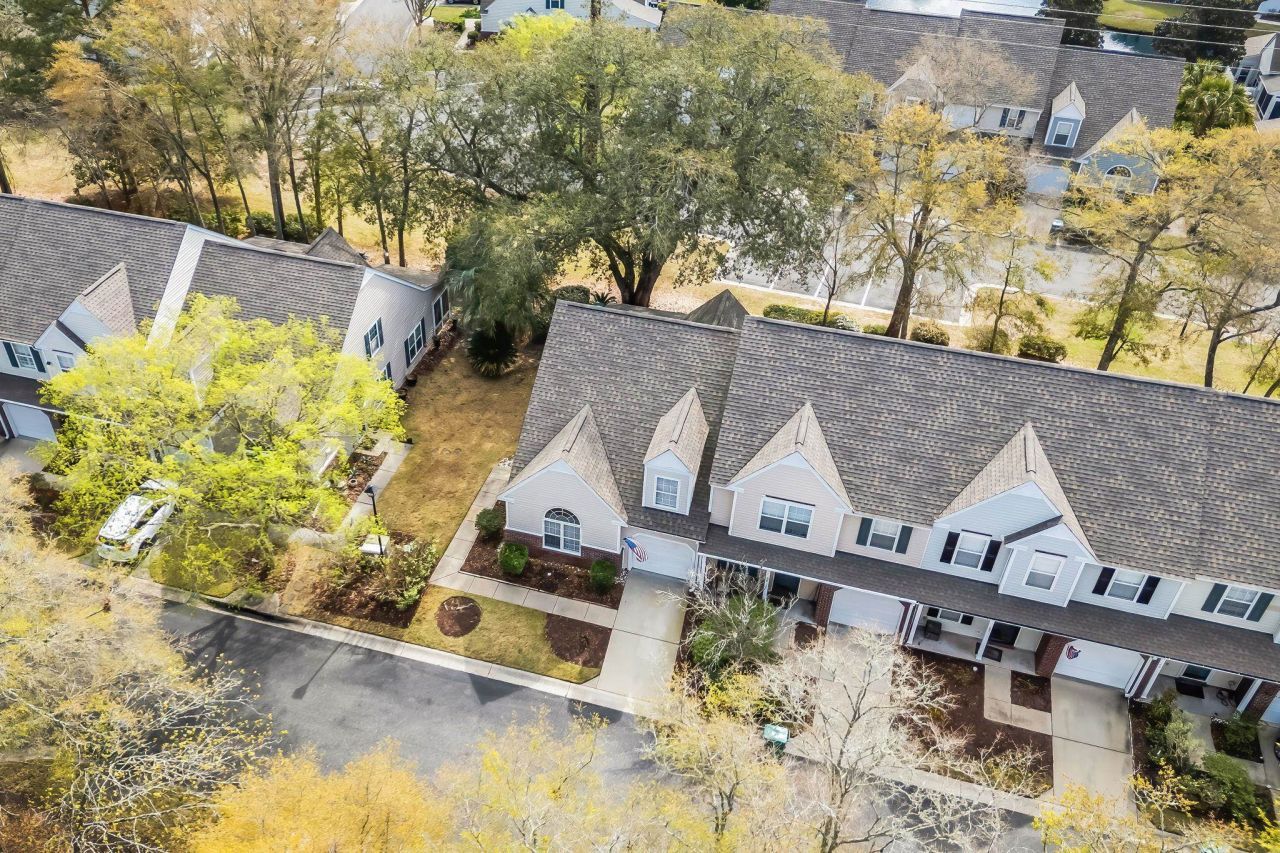 63 Pembroke Ln. Photo 39