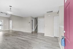 63 Pembroke Ln. photo 4