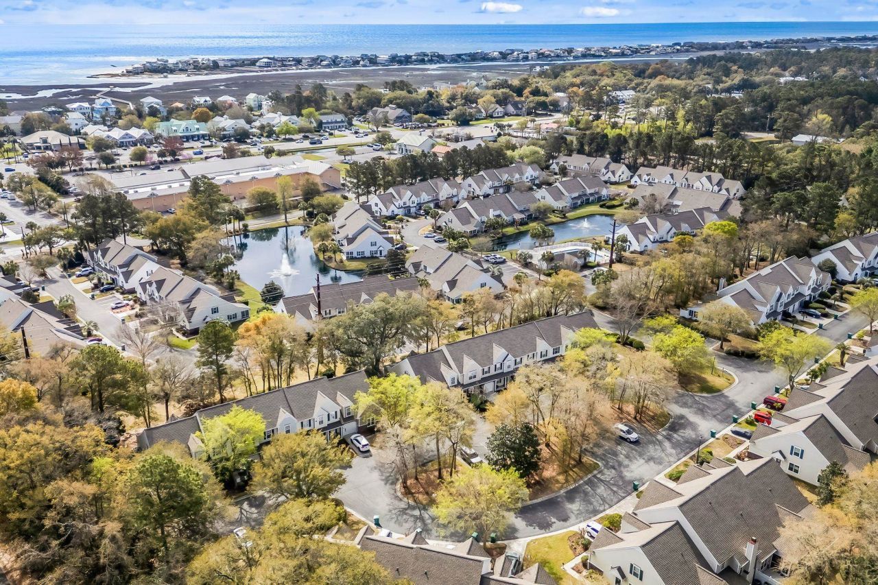 63 Pembroke Ln. Photo 41