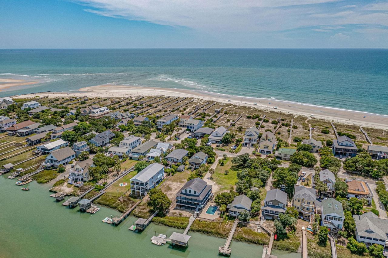 63 Pembroke Ln. Photo 47