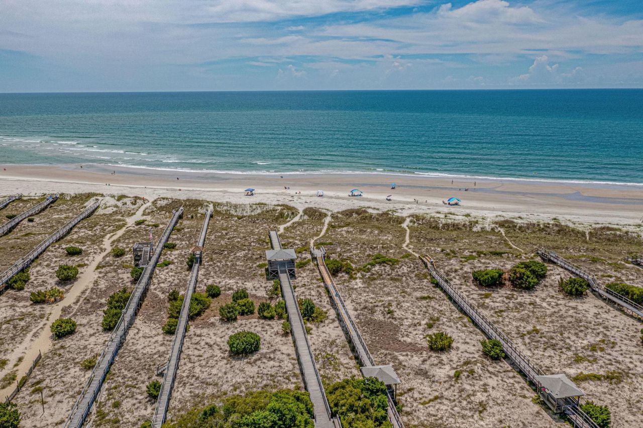 63 Pembroke Ln. Photo 49