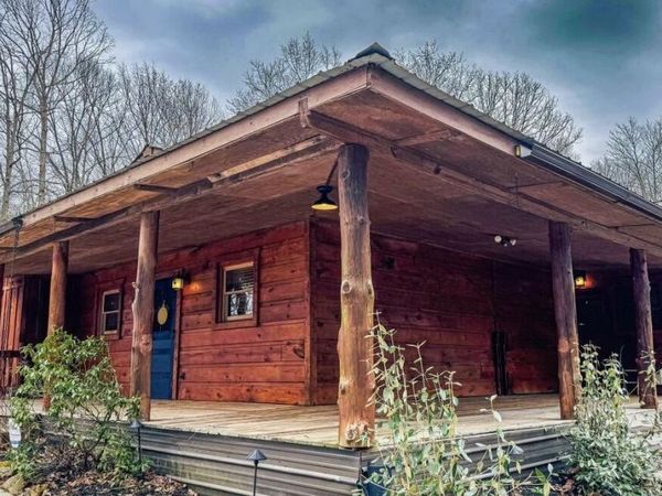 495 Bear Hollow Rd, Oneida, TN 37841