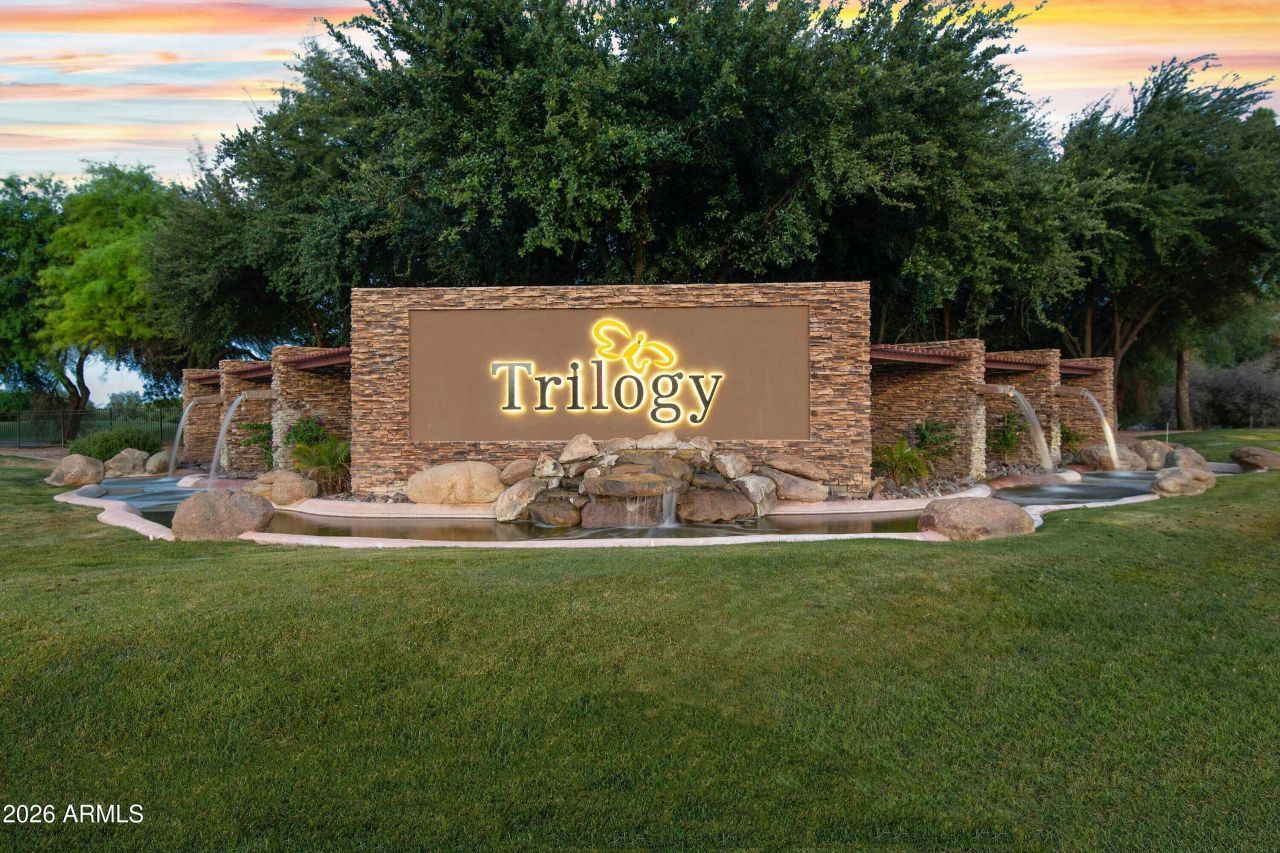 4430 E Carob Drive, Gilbert, AZ 85298 Main Photo