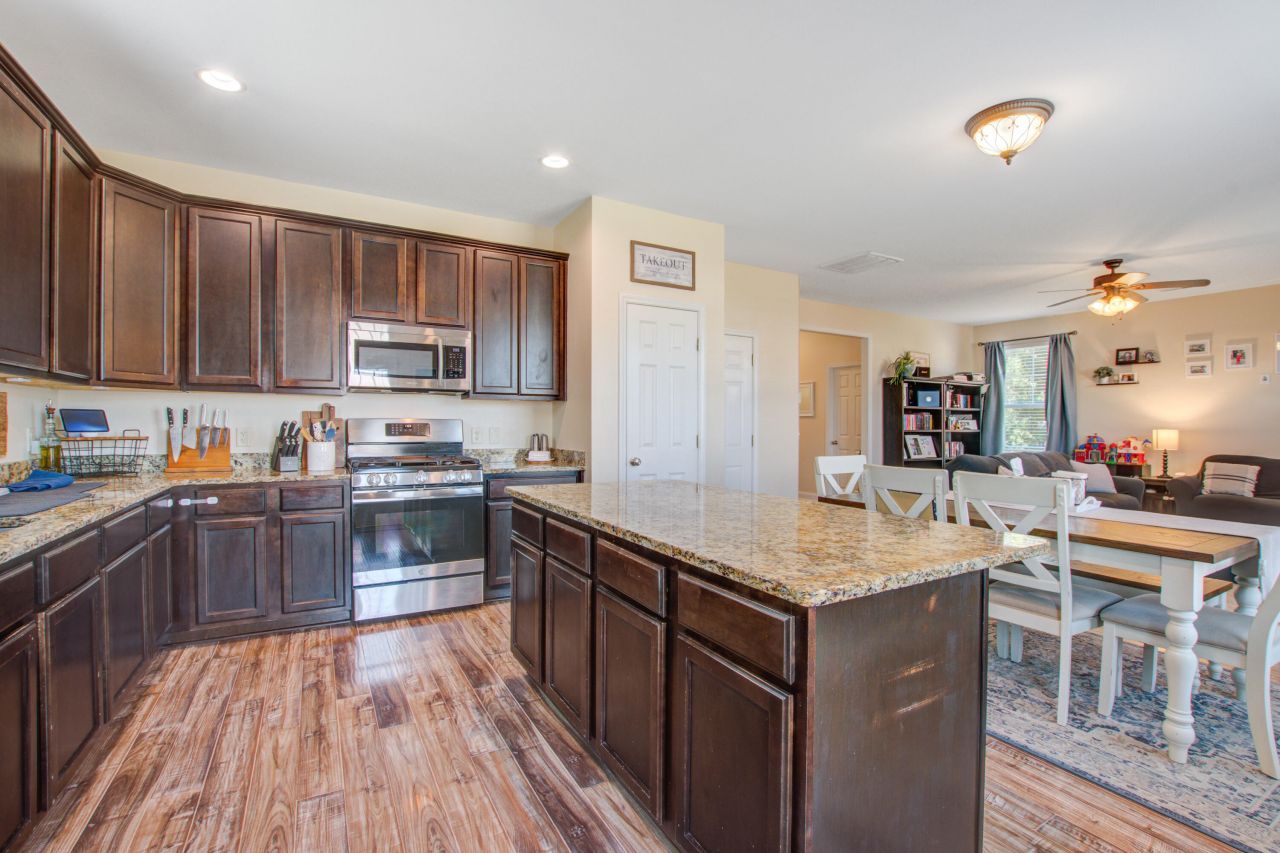 308 Sanctuary Park Drive Photo 14