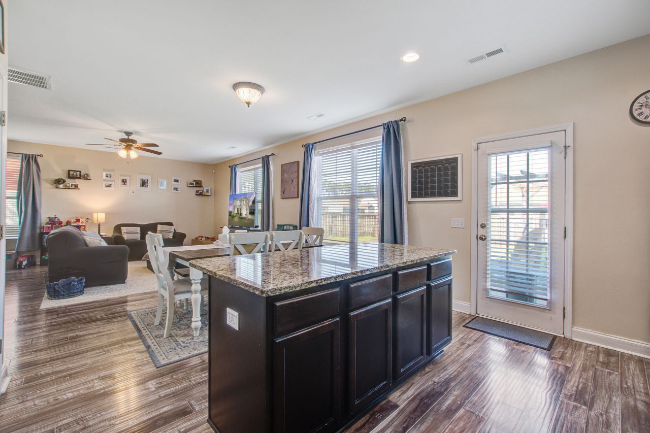 308 Sanctuary Park Drive Photo 17