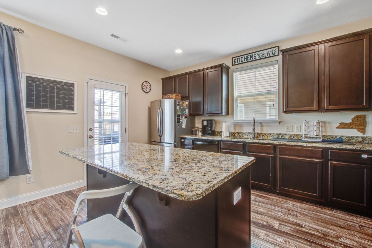 308 Sanctuary Park Drive Photo 18