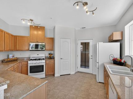 17000 Wedge Parkway, Unit 425, Reno, NV 89511 Photo