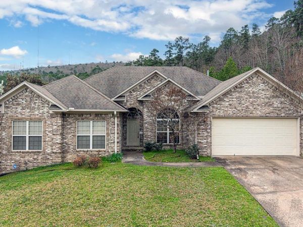 16 Clervaux Drive, Little Rock, AR 72223