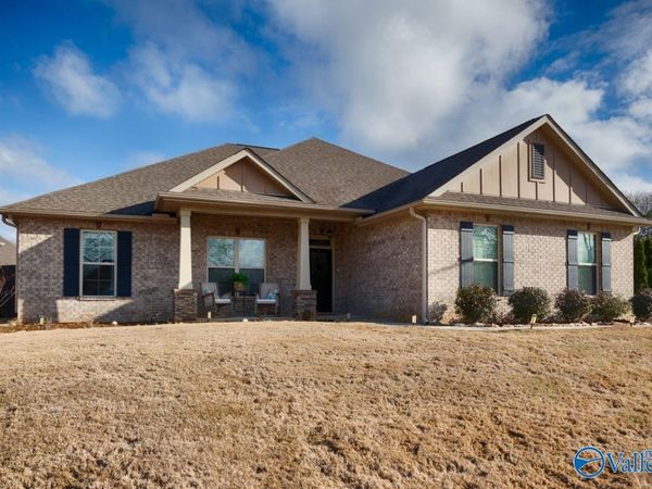 153 Summer Pointe Lane NW, Madison, AL 35757