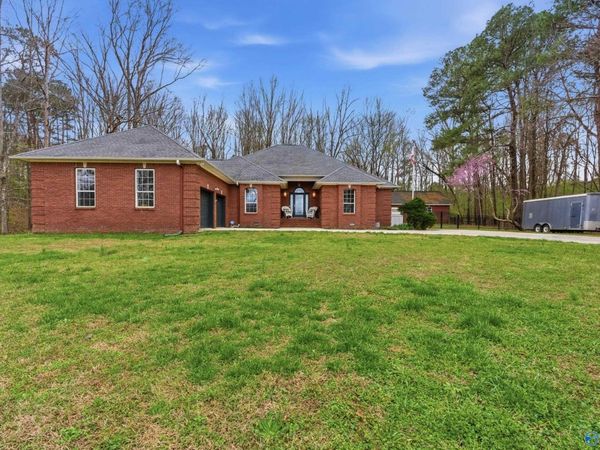 123 Chambers Road, Arab, AL 35016