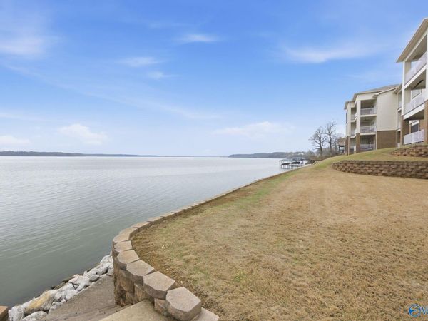 6122 Bay Village Drive, Unit 204, Athens, AL 35611