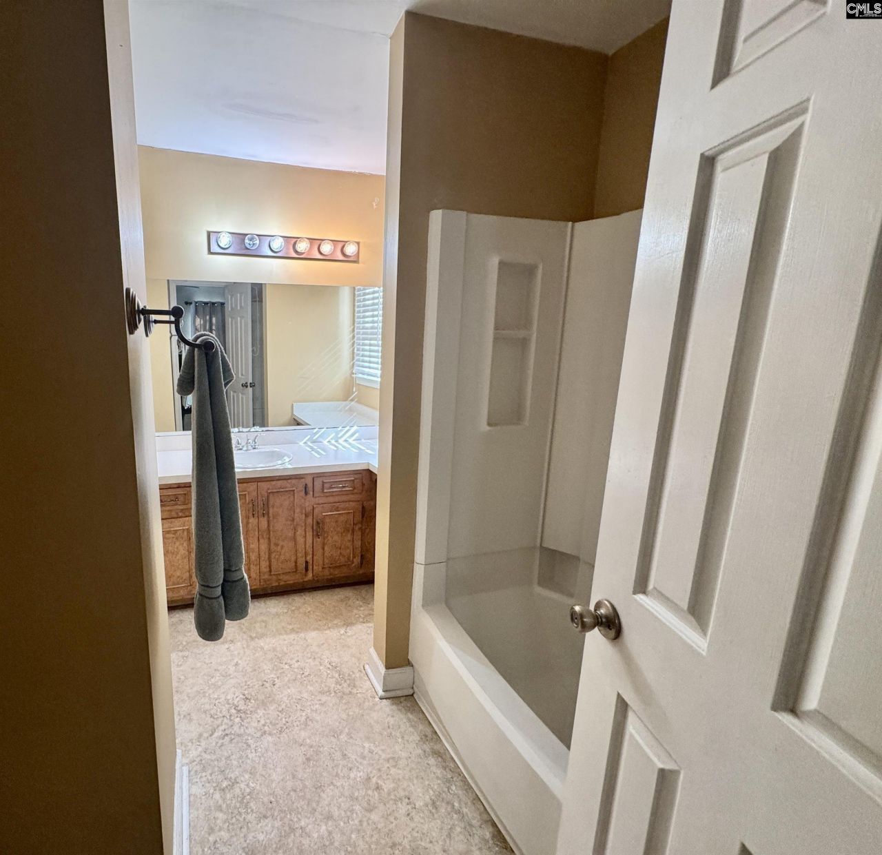 517 Kenton Drive Photo 12