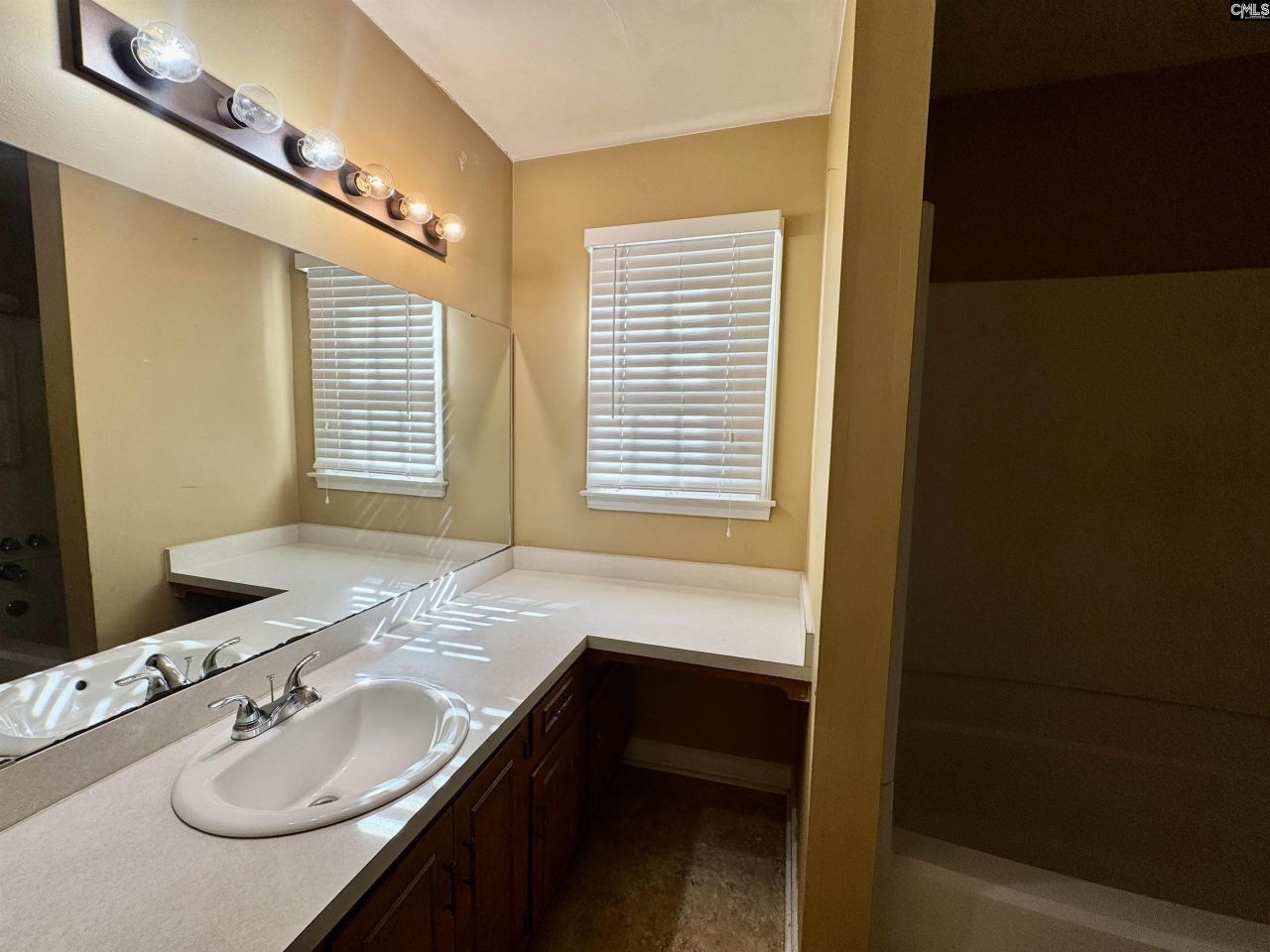 517 Kenton Drive Photo 13