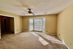 517 Kenton Drive photo 4