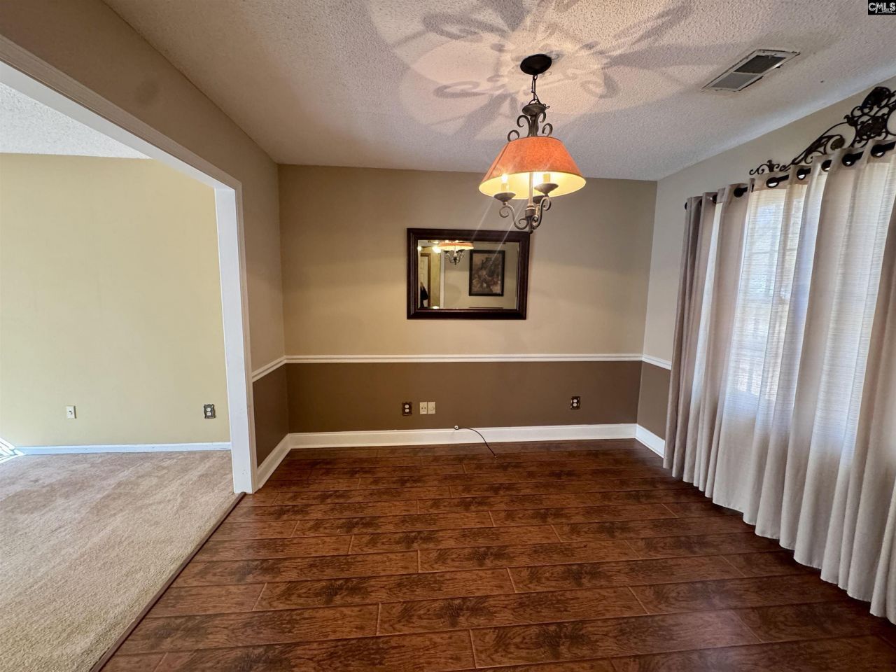 517 Kenton Drive Photo 6