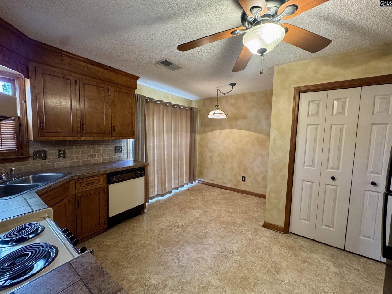 517 Kenton Drive Photo 8