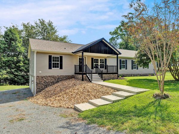 200 Surber DR, Moneta, VA 24121