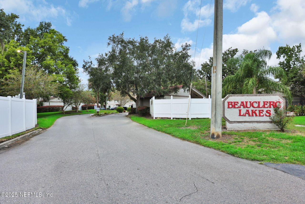 8300 Plaza Gate Lane, Unit 1122, Jacksonville, FL 32217 Photo