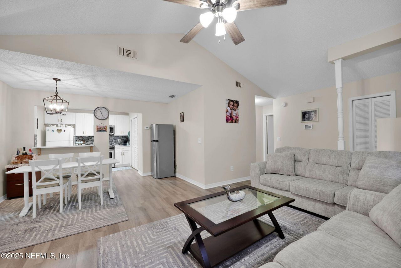 8300 Plaza Gate Lane, Unit 1122, Jacksonville, FL 32217 Photo