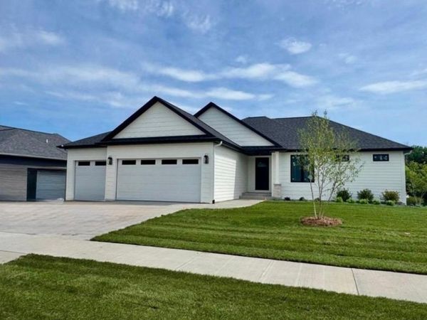 4440 Cassidy Ridge Drive NE, Rochester, MN 55906