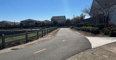 1425 Wadsworth Cir, Roseville, CA 95747 Photo