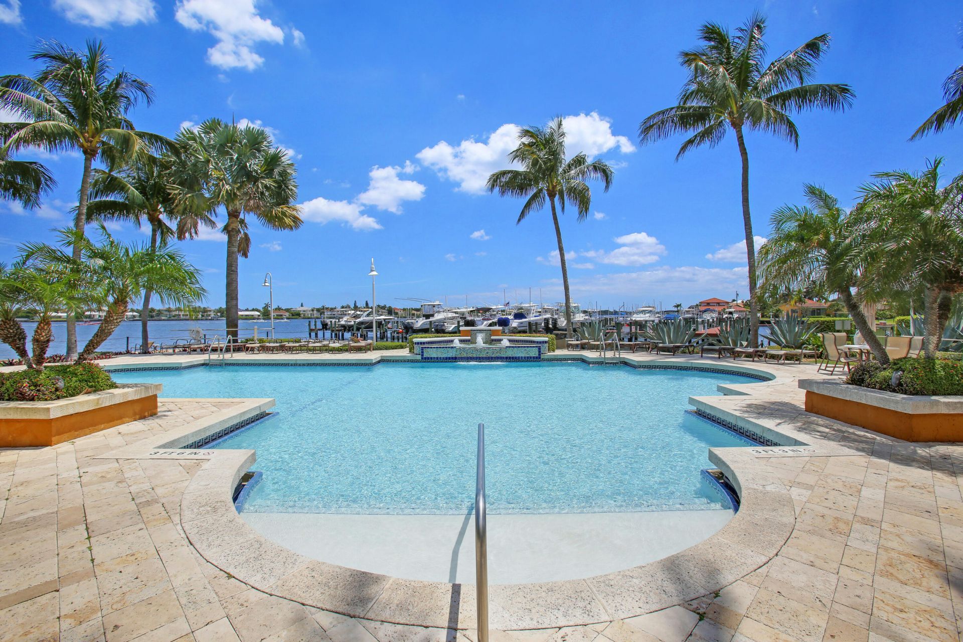 107 Yacht Club Way, Unit 102, Hypoluxo, FL 33462 Photo