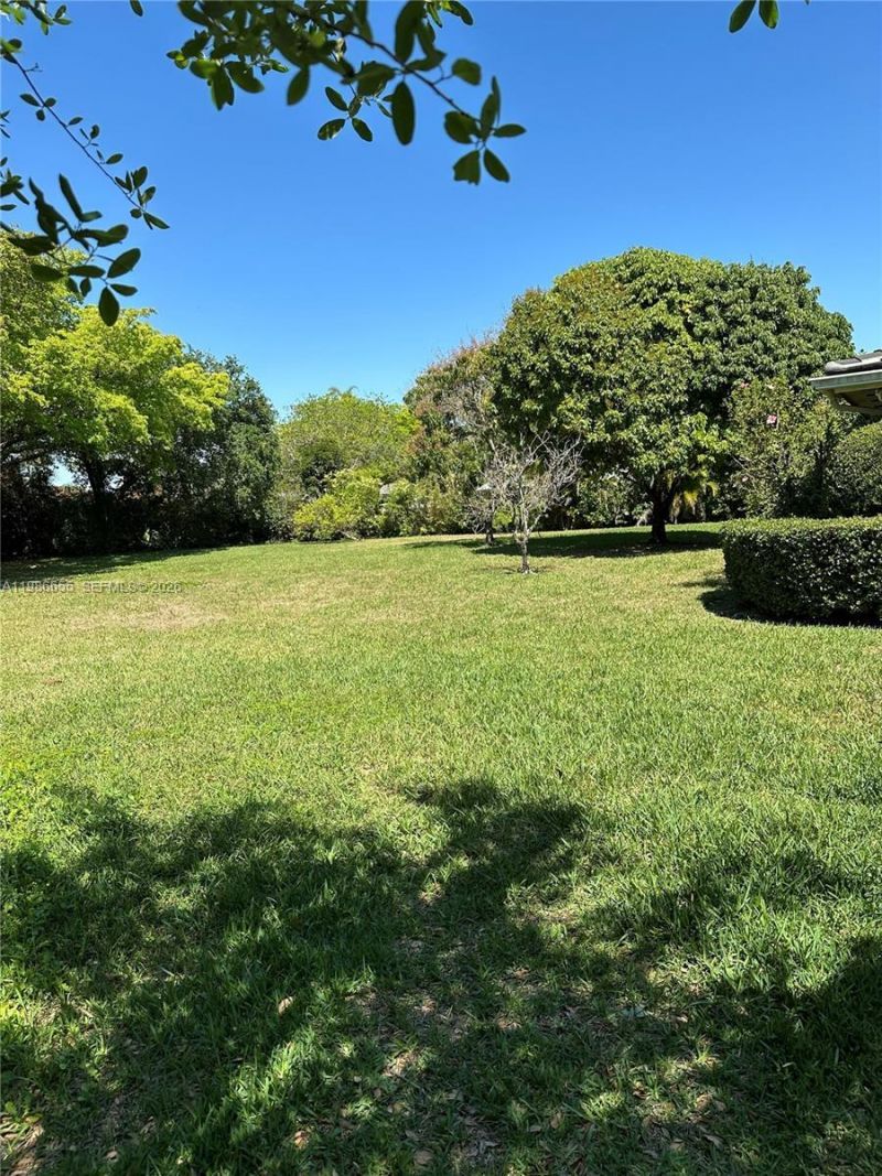 10805 SW 128th Ter, Miami, FL 33176 Photo