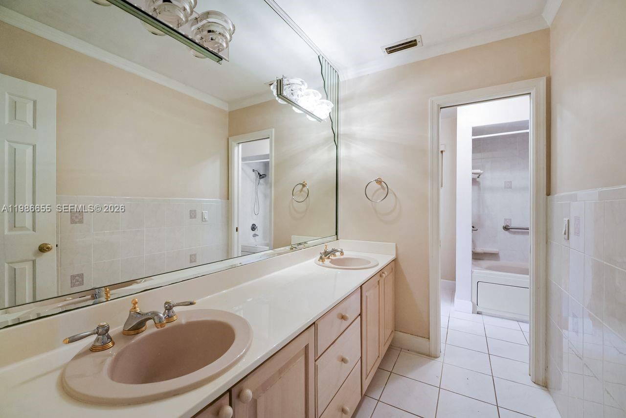 10805 SW 128th Ter, Miami, FL 33176 Photo