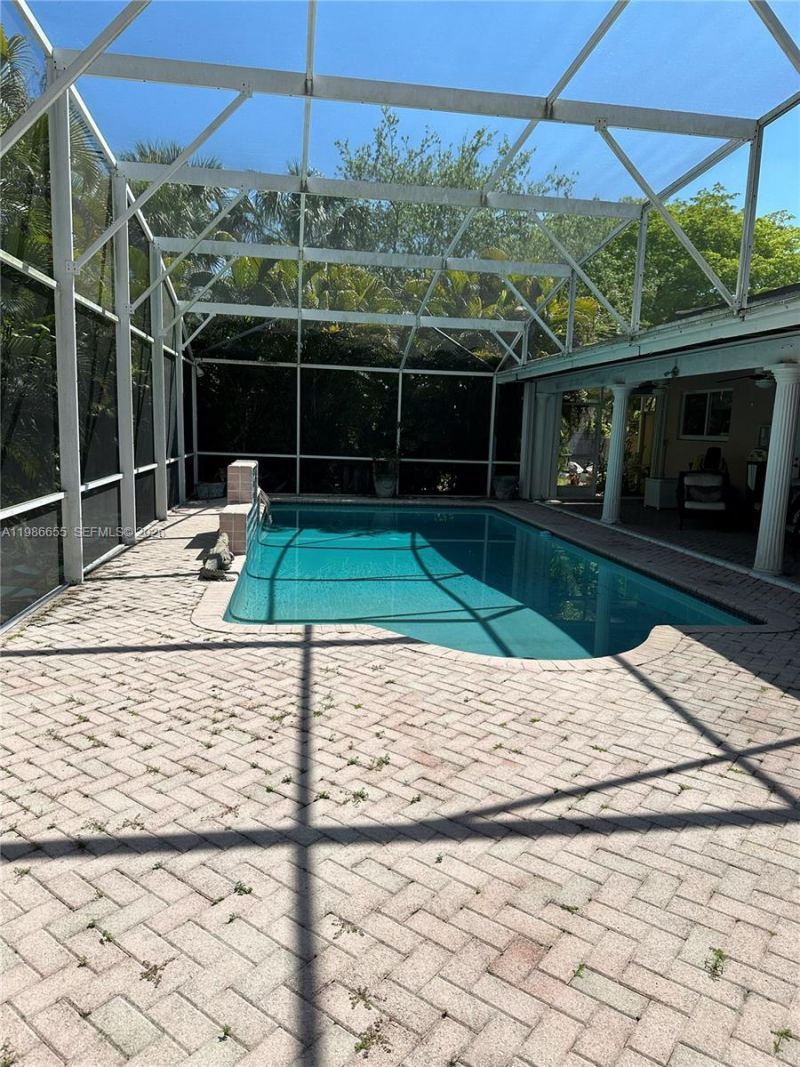 10805 SW 128th Ter, Miami, FL 33176 Photo