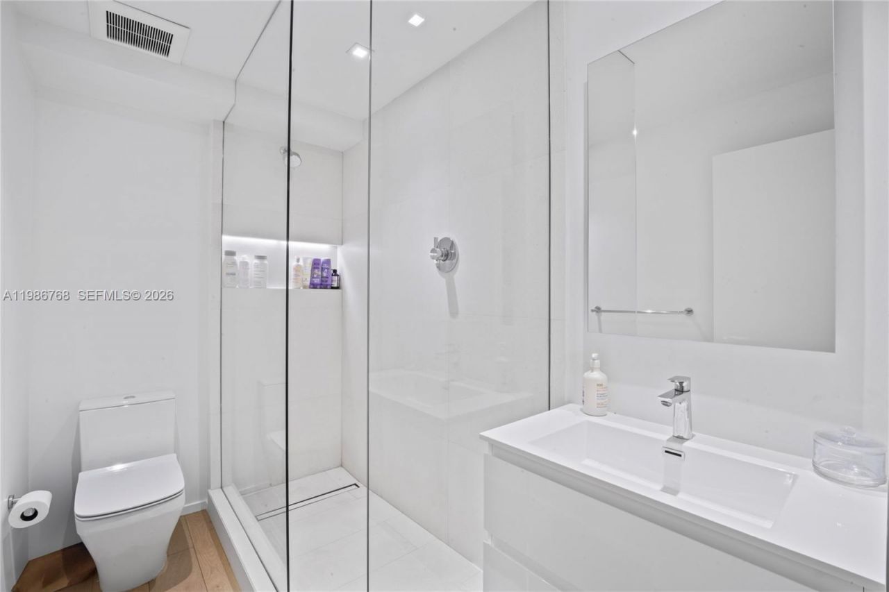 2301 Collins Ave, Unit 624, Miami Beach, FL 33139 Photo