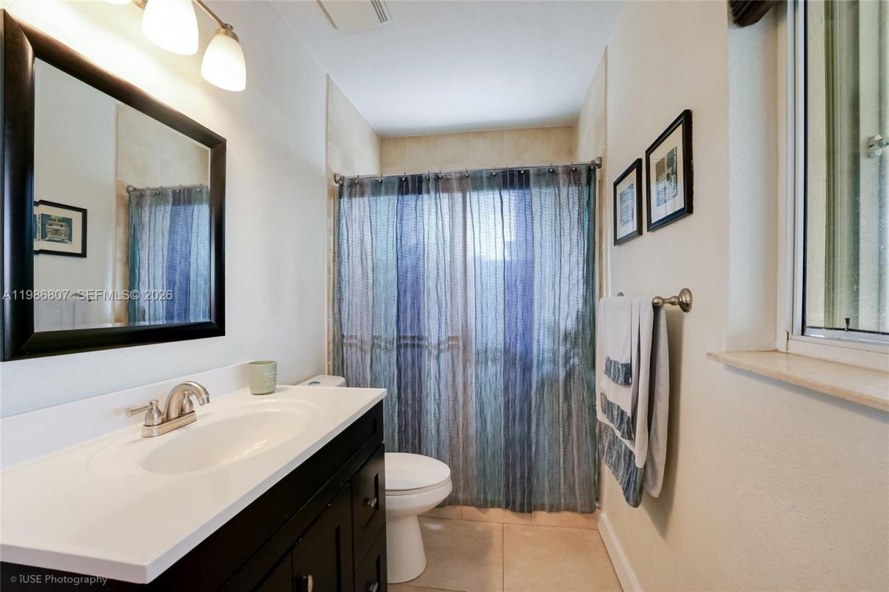 7921 NW 178th St , Hialeah, FL 33015 Photo