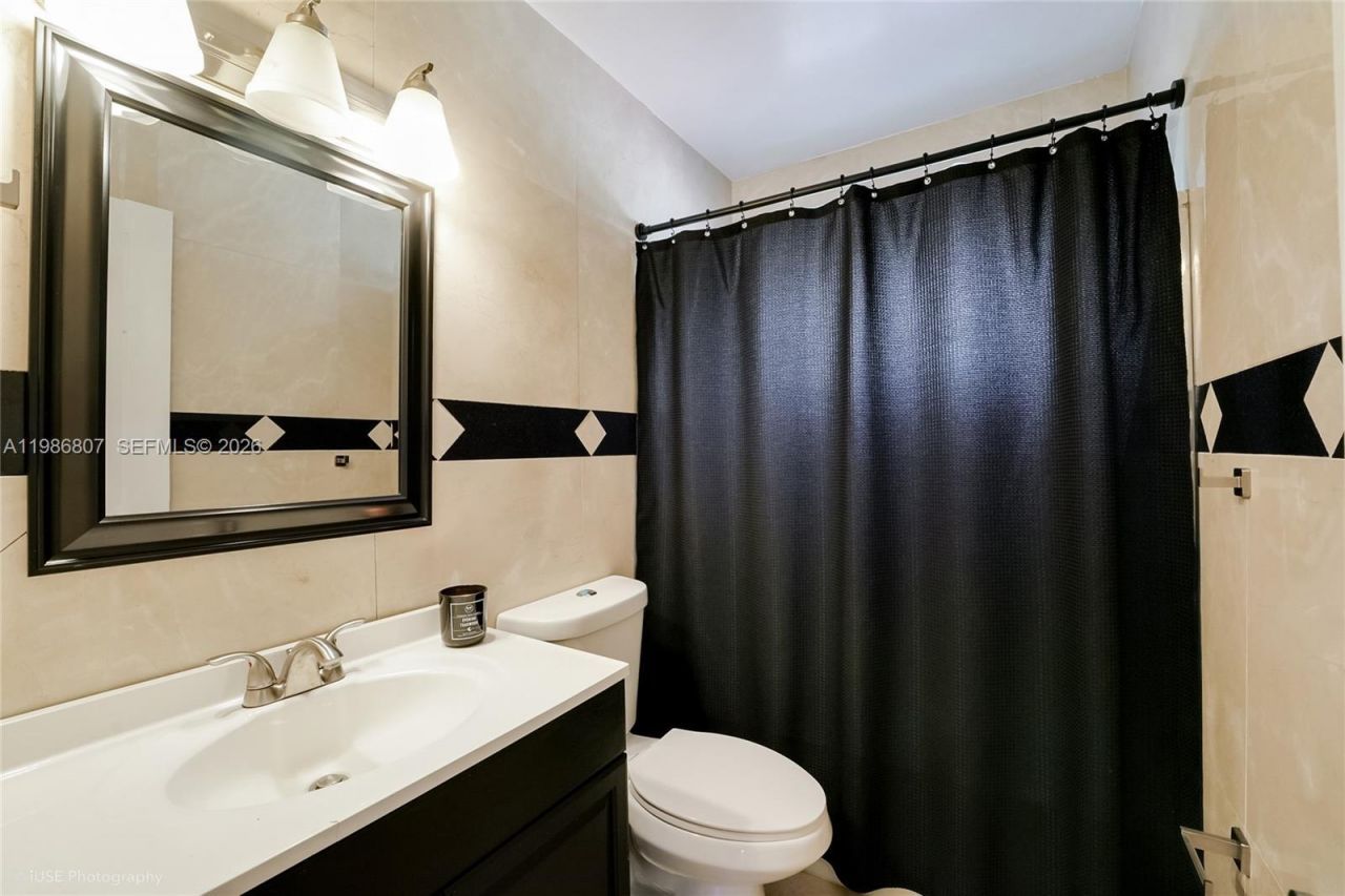 7921 NW 178th St , Hialeah, FL 33015 Photo