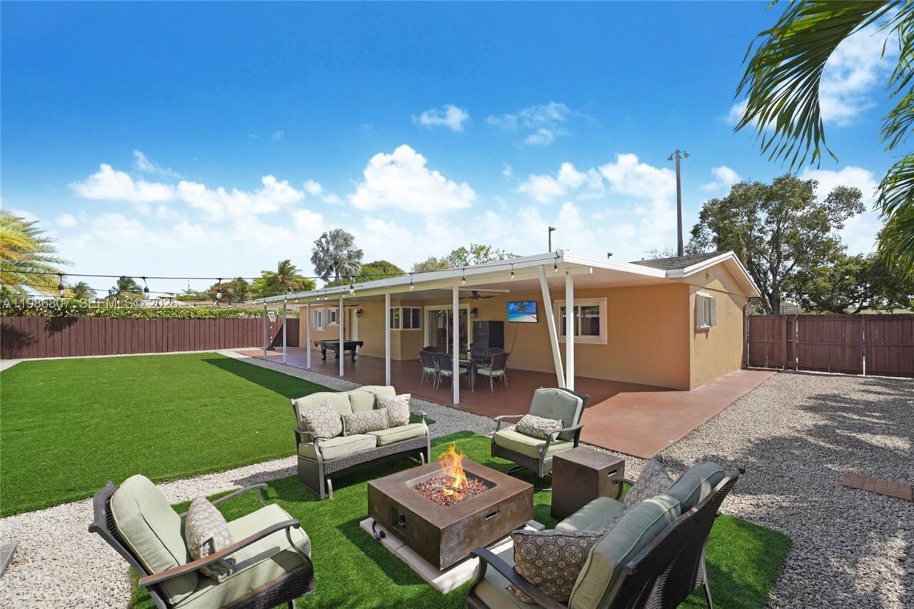 7921 NW 178th St , Hialeah, FL 33015 Photo