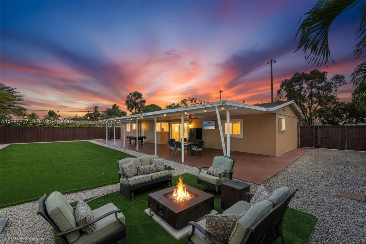 7921 NW 178th St , Hialeah, FL 33015 Photo