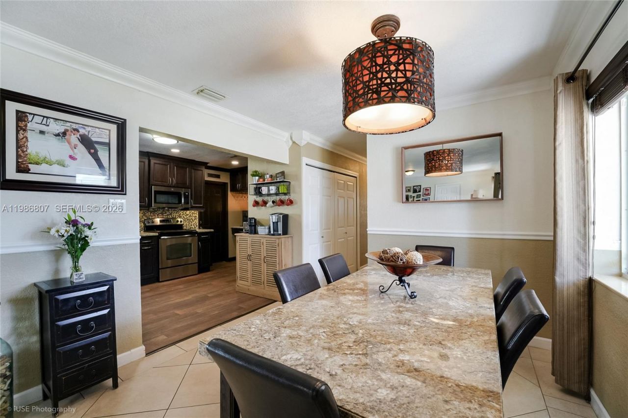 7921 NW 178th St , Hialeah, FL 33015 Photo