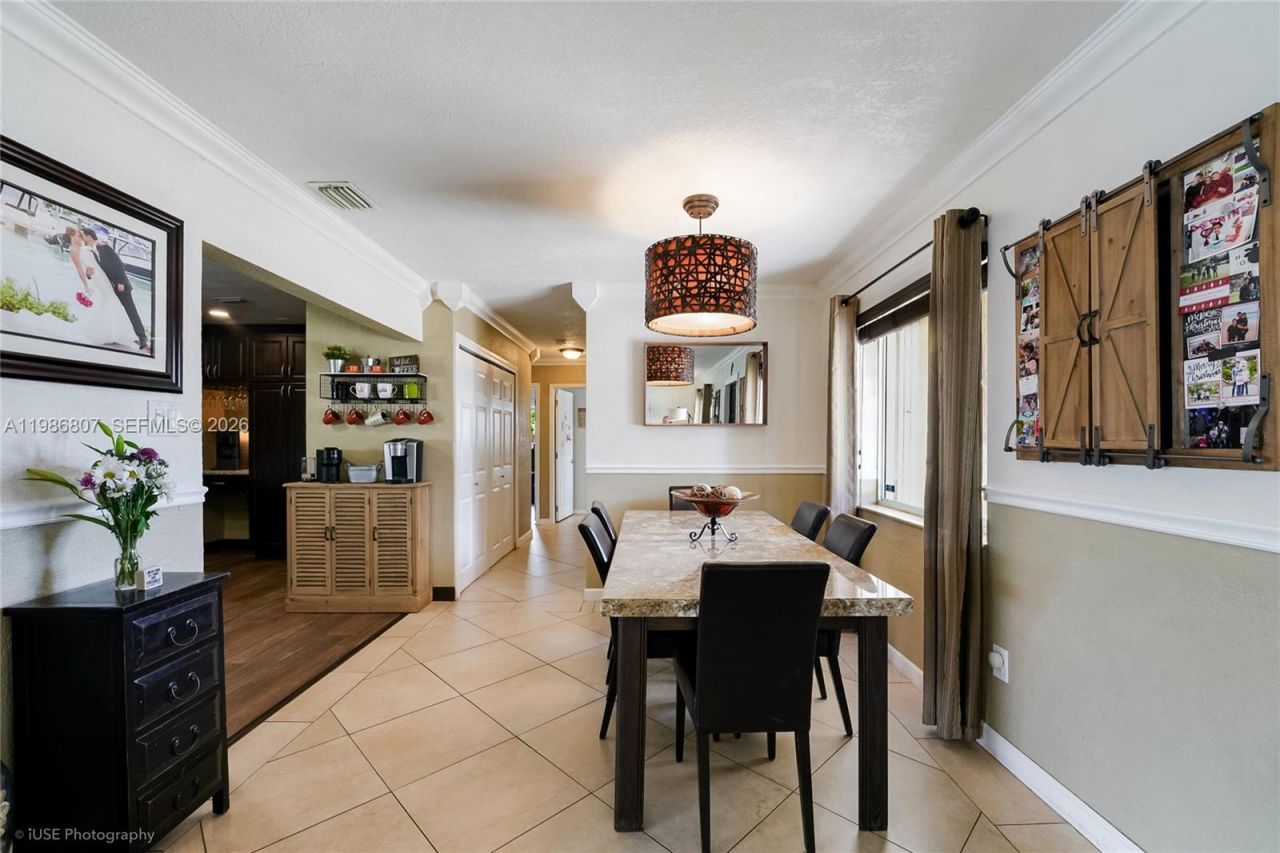 7921 NW 178th St , Hialeah, FL 33015 Photo