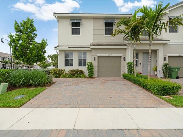 230 SW 170th Ave, Pembroke Pines, FL 33027