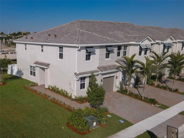 230 SW 170th Ave , Pembroke Pines, FL 33027