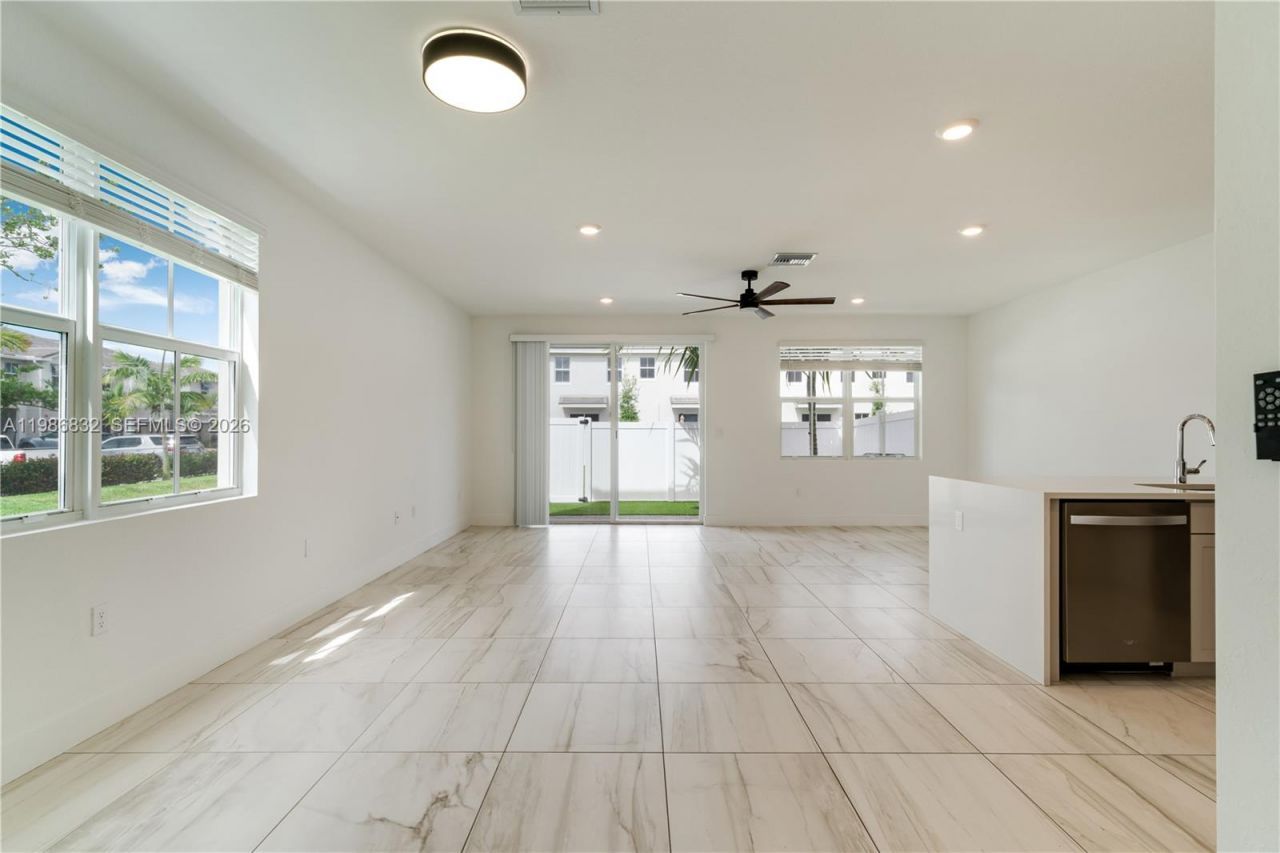 230 SW 170th Ave, Pembroke Pines, FL 33027 Photo