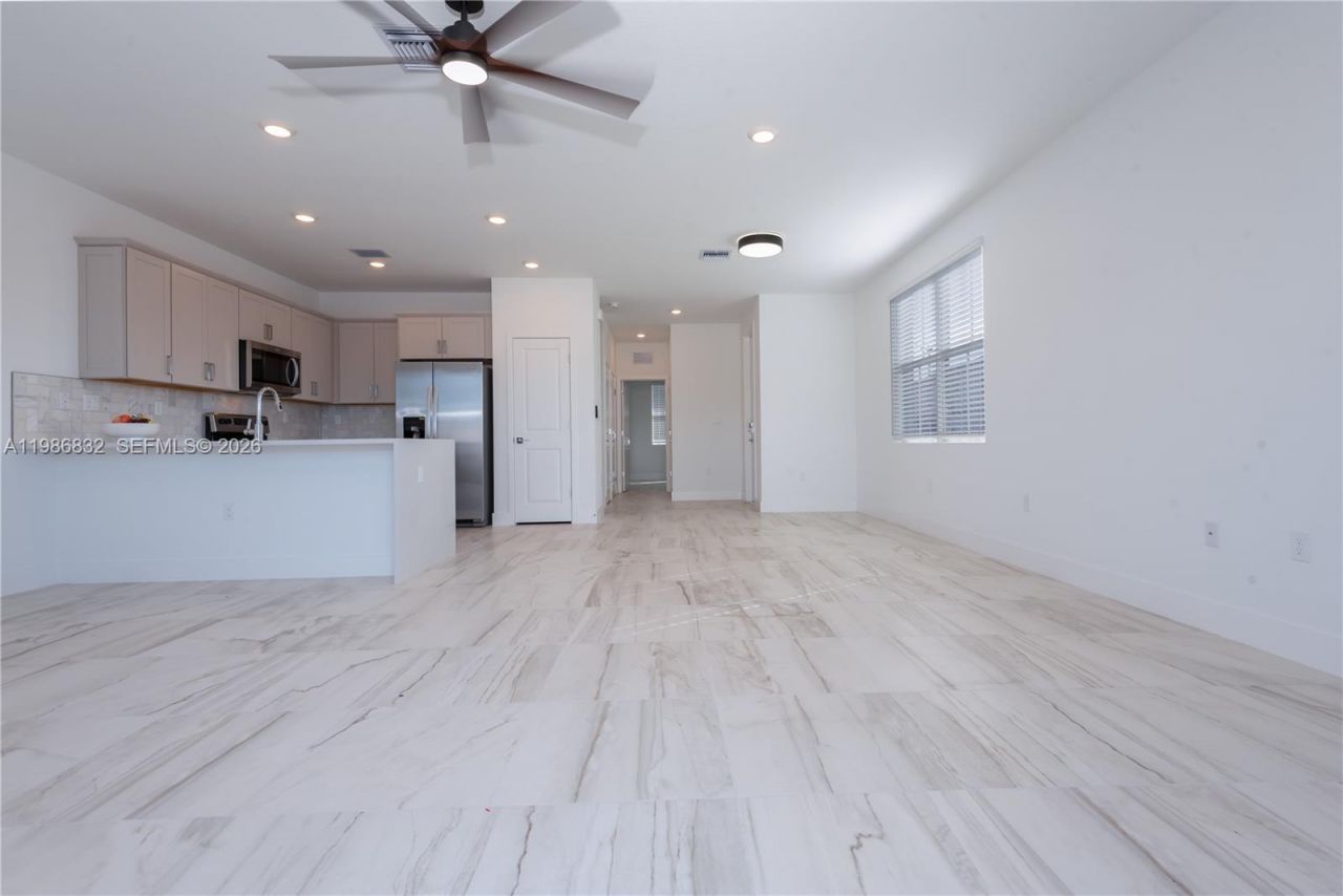 230 SW 170th Ave , Pembroke Pines, FL 33027 Photo