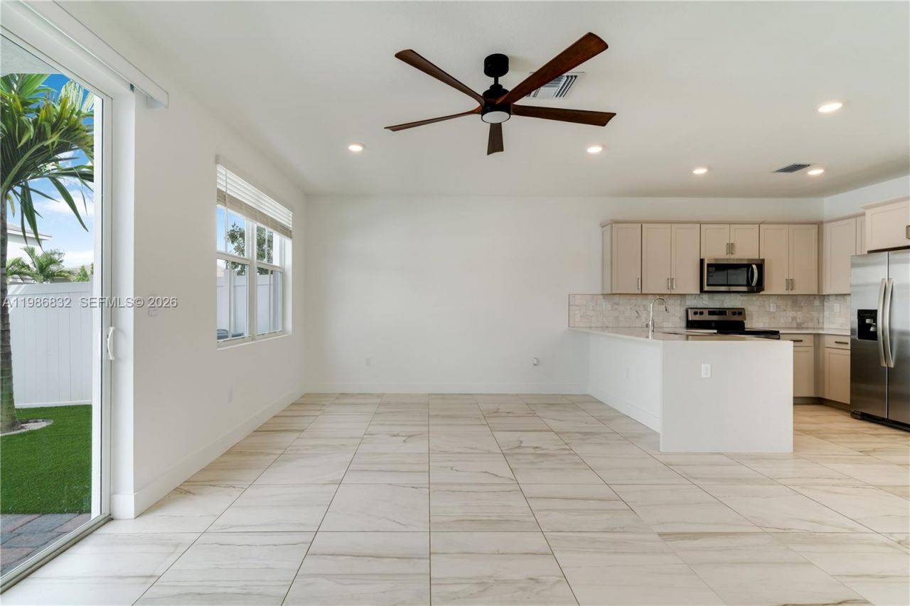 230 SW 170th Ave, Pembroke Pines, FL 33027 Photo