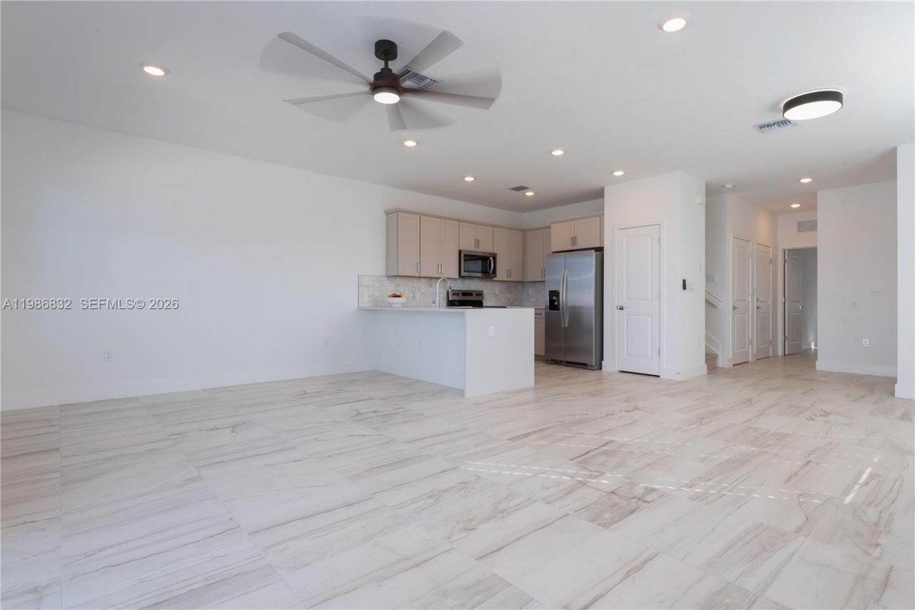 230 SW 170th Ave , Pembroke Pines, FL 33027 Photo