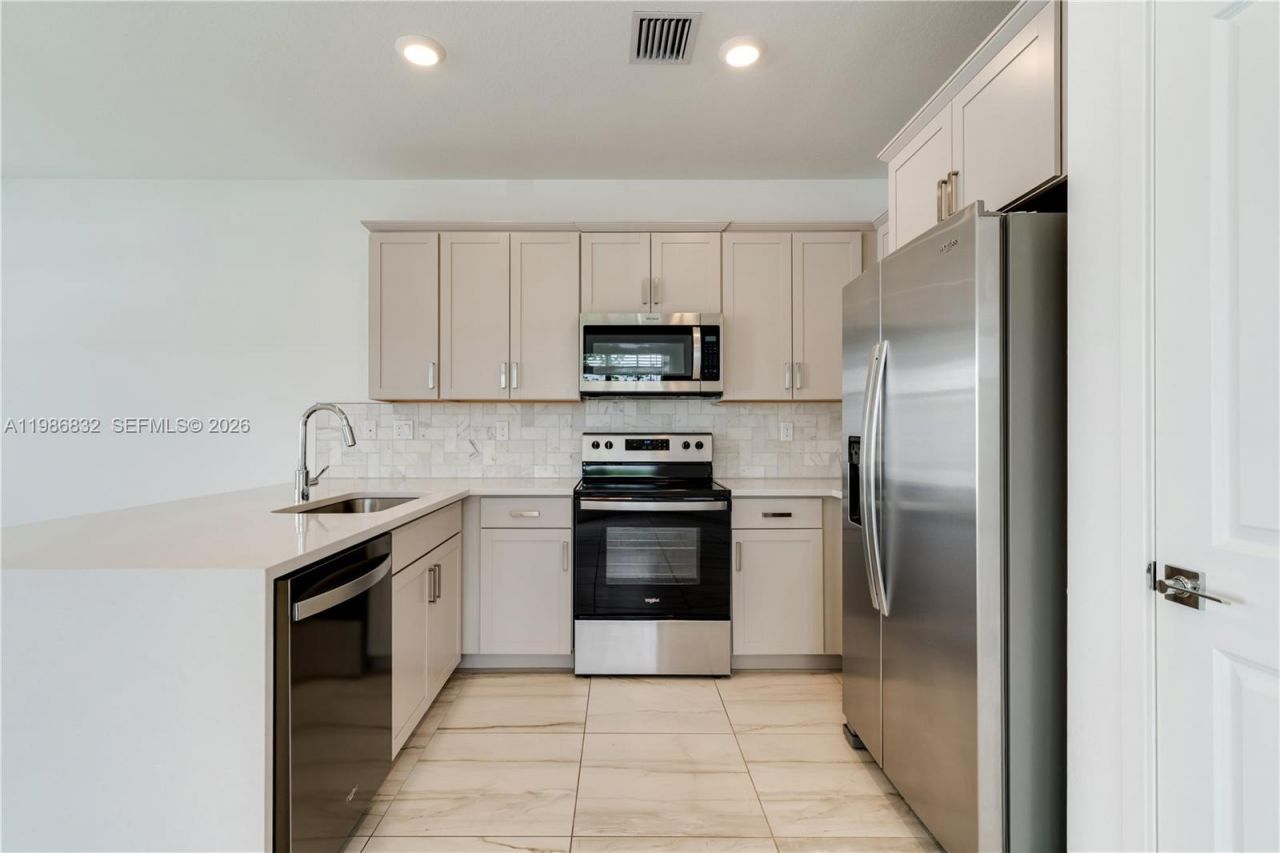 230 SW 170th Ave, Pembroke Pines, FL 33027 Photo