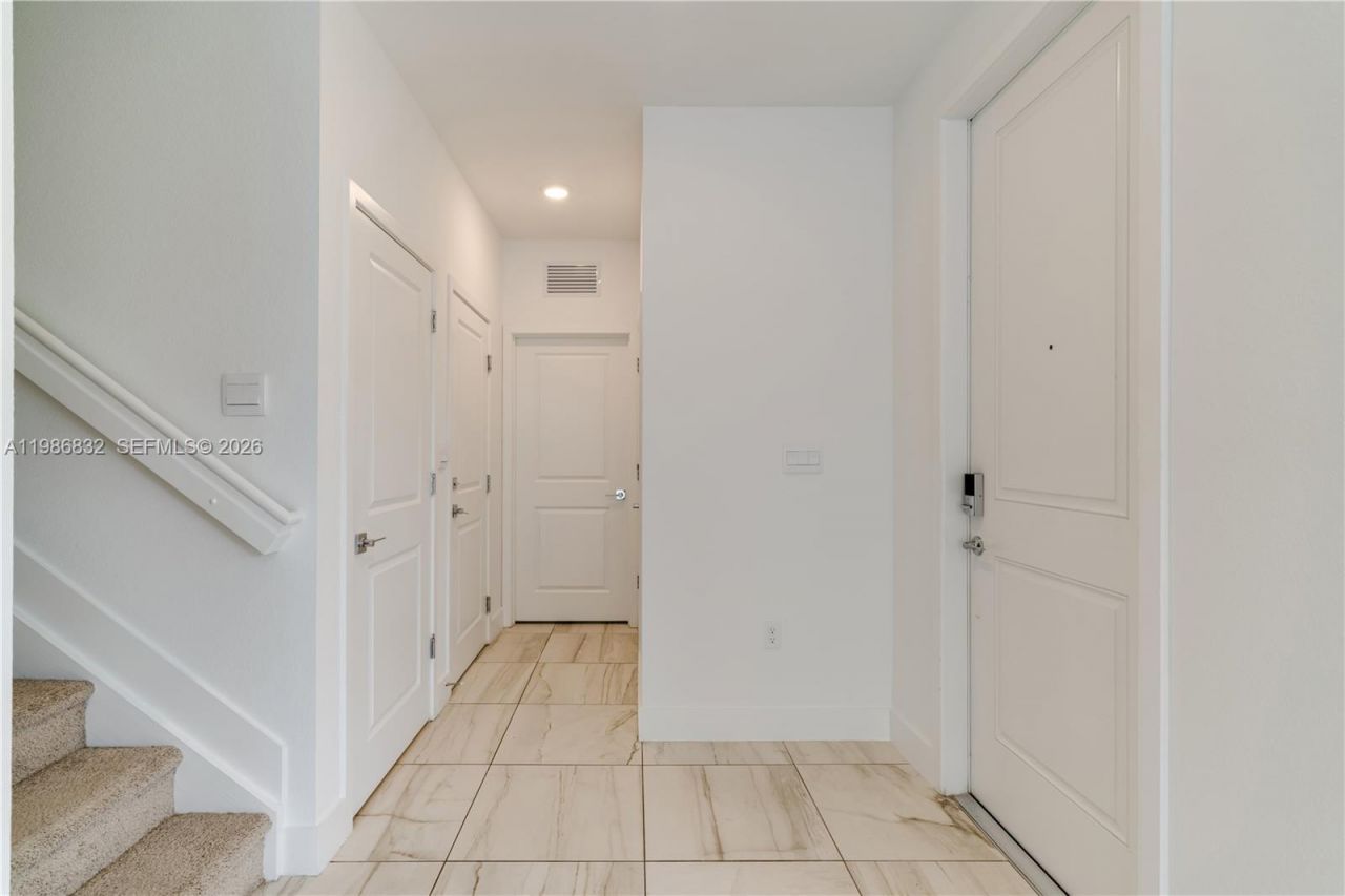 230 SW 170th Ave, Pembroke Pines, FL 33027 Photo