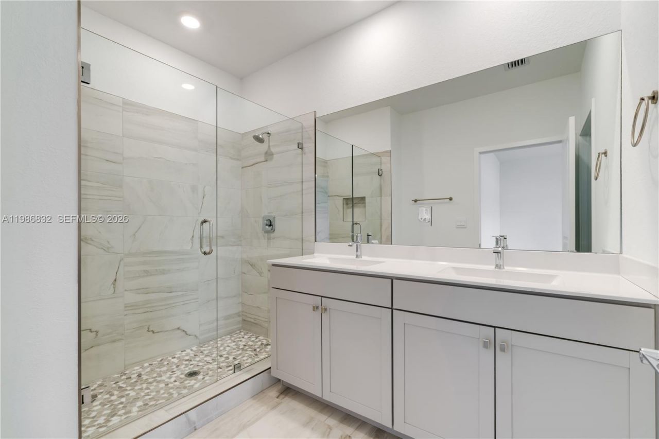 230 SW 170th Ave, Pembroke Pines, FL 33027 Photo