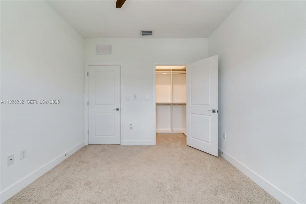 230 SW 170th Ave, Pembroke Pines, FL 33027 Photo