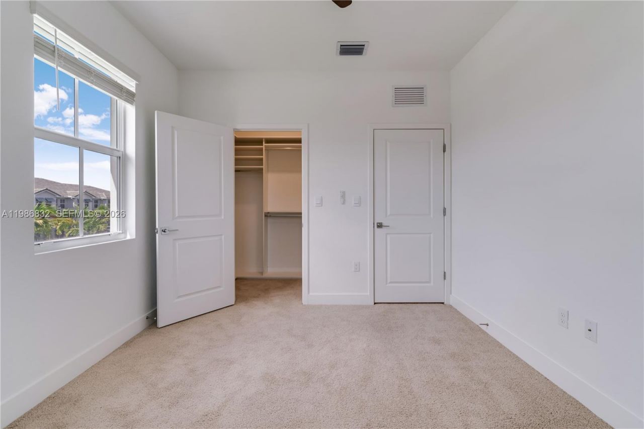 230 SW 170th Ave, Pembroke Pines, FL 33027 Photo