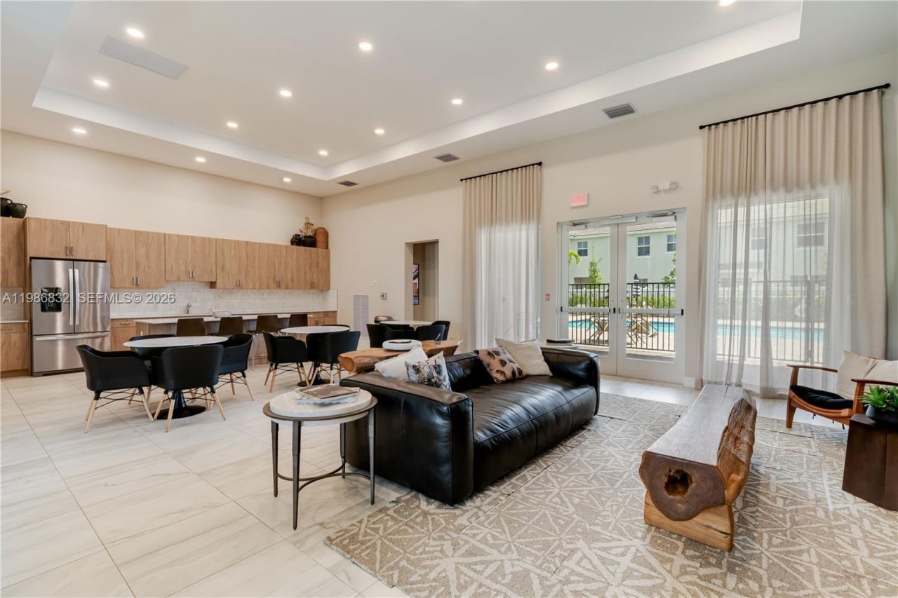 230 SW 170th Ave, Pembroke Pines, FL 33027 Photo